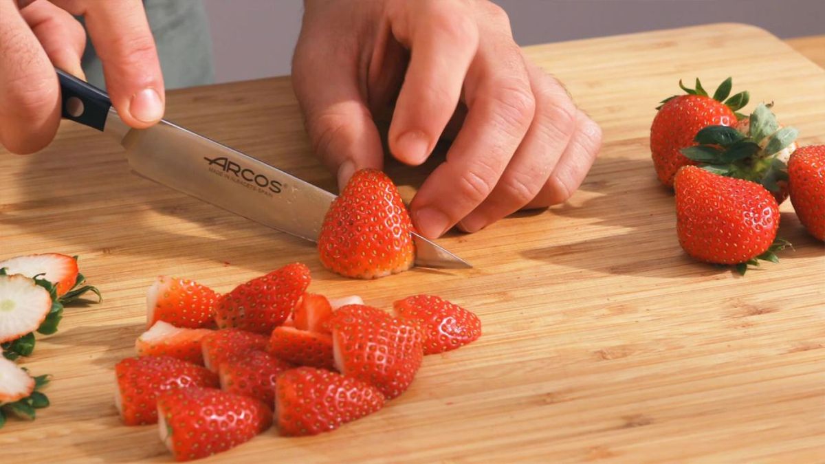 Receta ensalada de fresas, espinacas y queso  de cabra paso 3