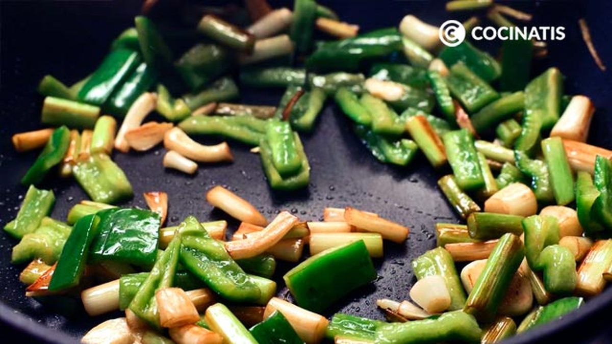 Receta de arroz con habas o habichuelas con boniato y ajos tiernos  paso 2