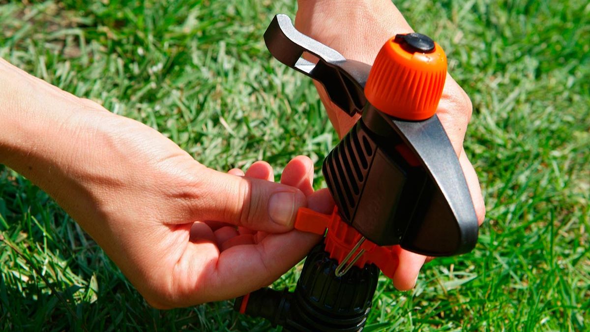 Aspersores para regar el jardín paso 2