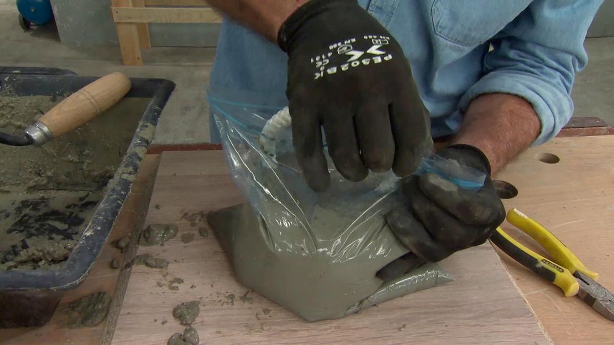 Como hacer topes de cemento para puertas paso 7