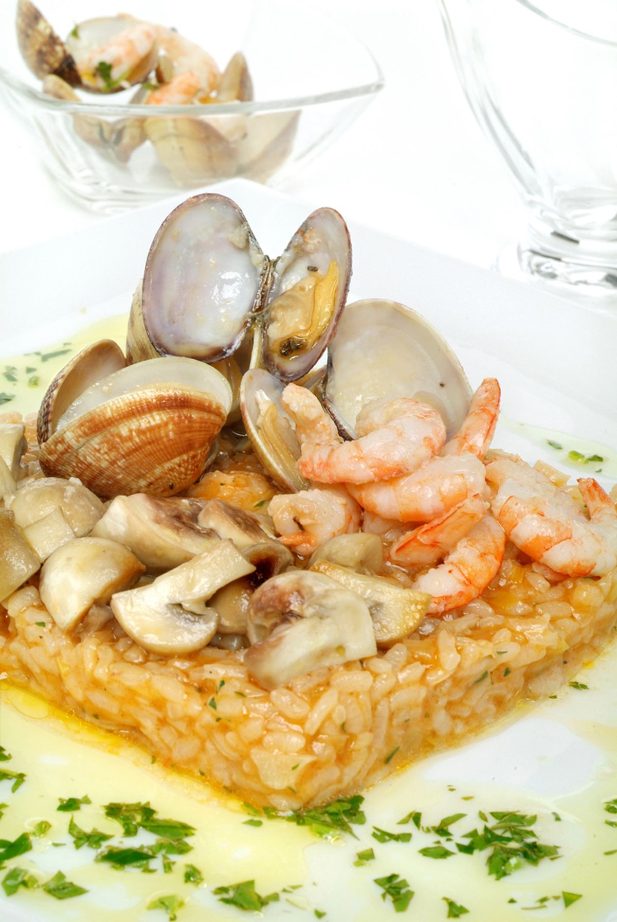 Arroz  con champiñones, almejas y gambas
