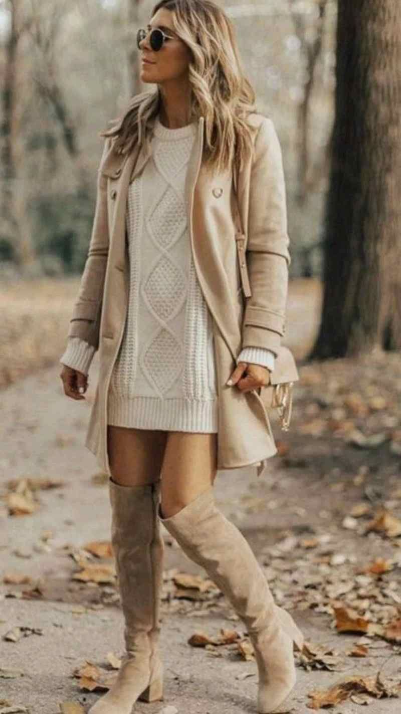 Elije un abrigo a tono del vestido que lo complemente