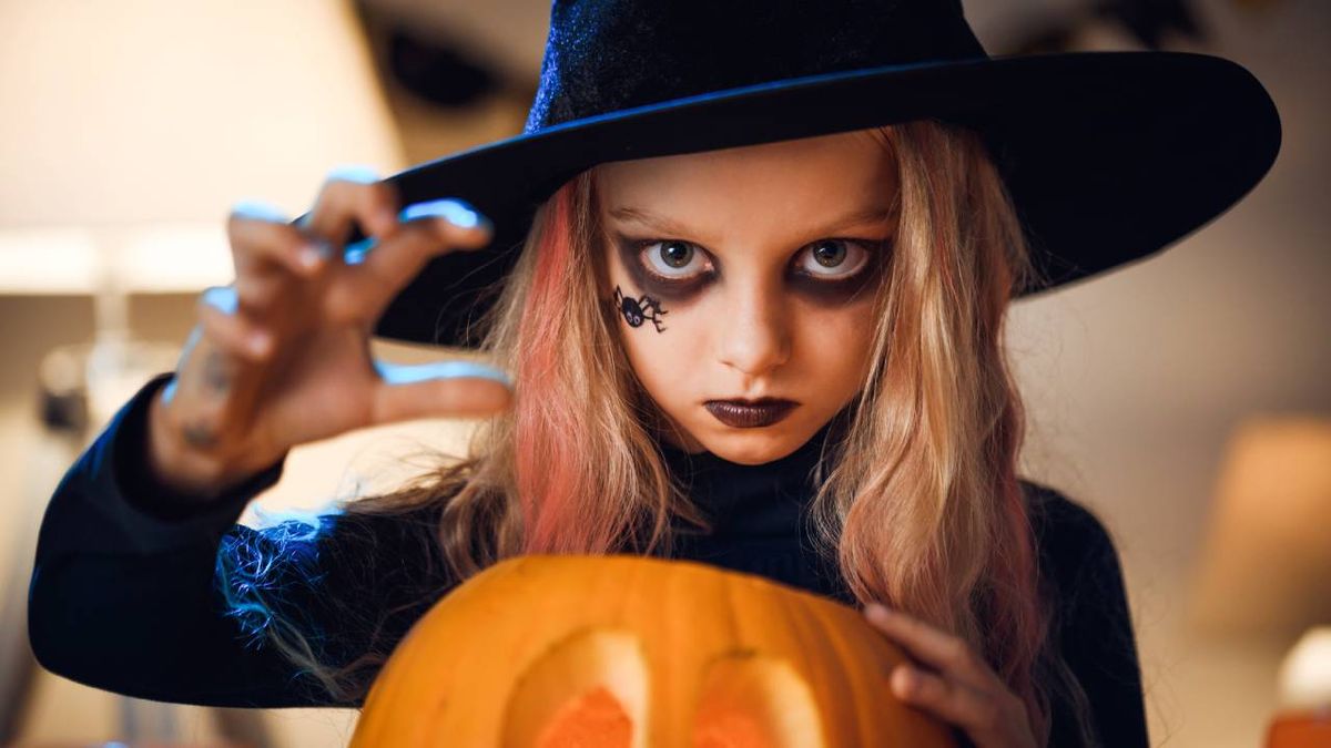 El disfraz de bruja es uno de los más solicitados por las niñas para la noche de Halloween