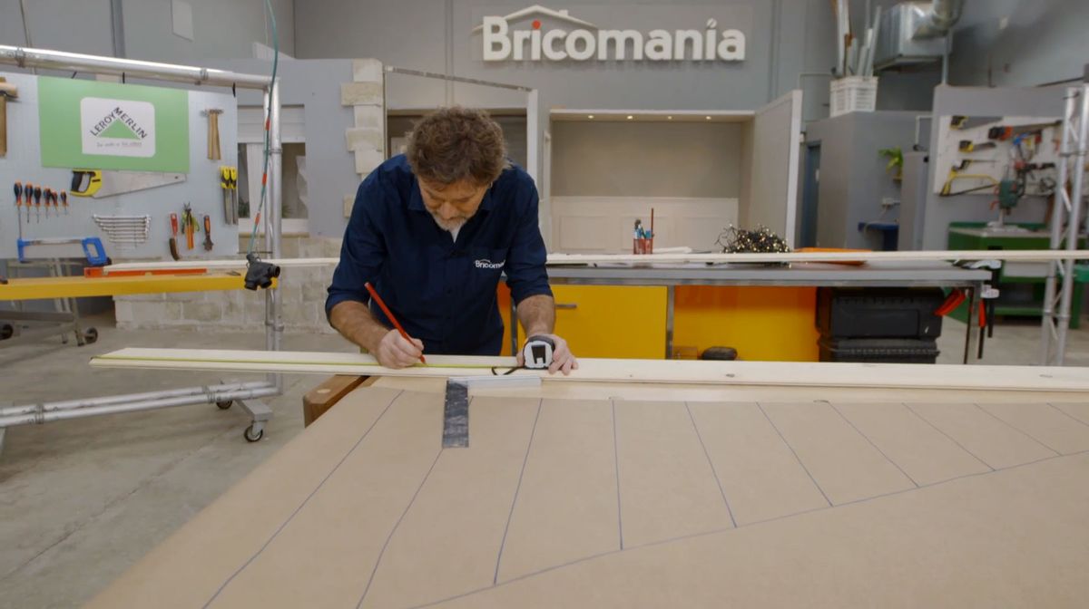 Cómo hacer un árbol esquinero de Navidad paso 1