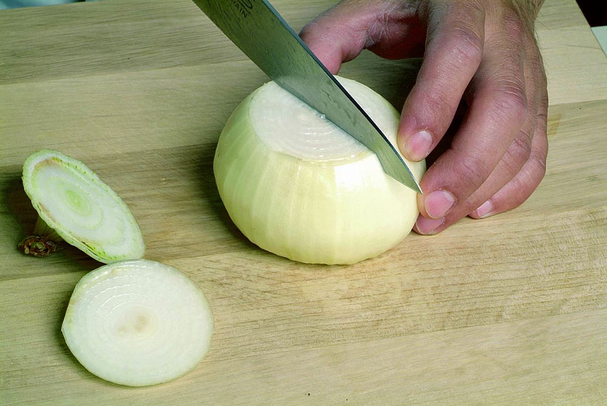 receta picar cebolla paso2