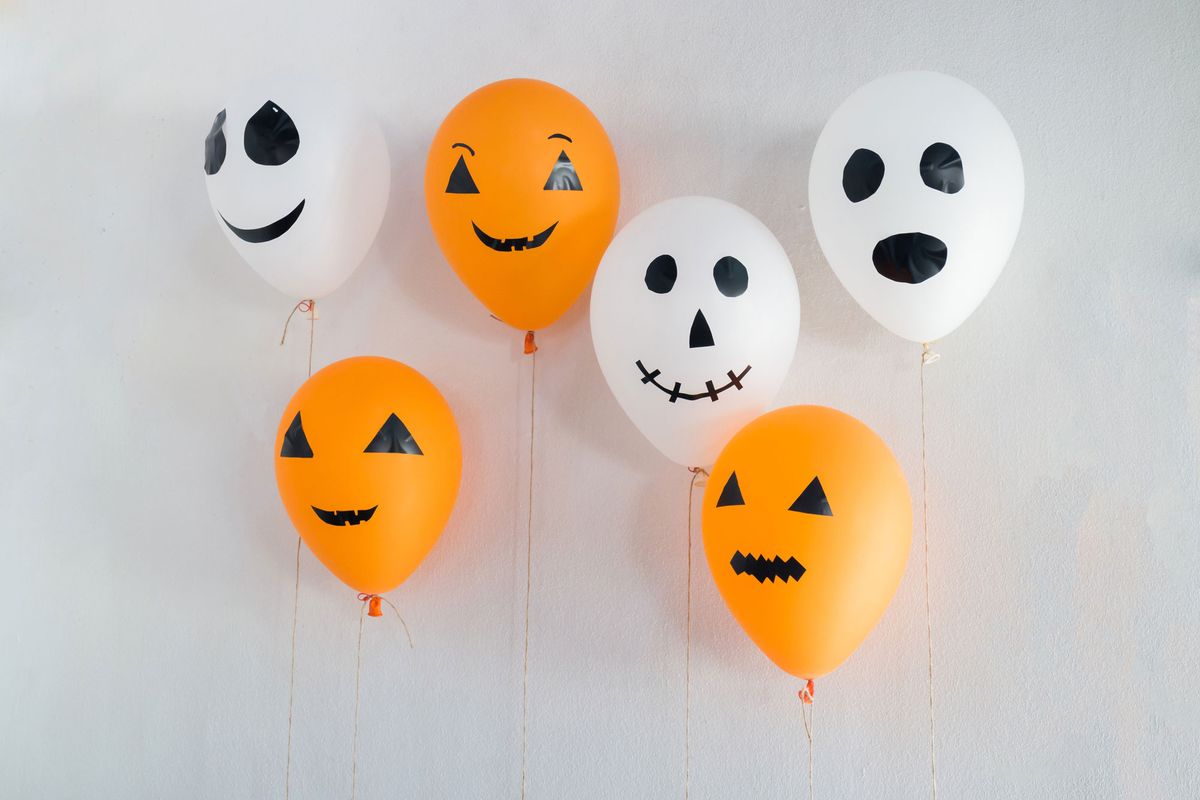 Cómo decorar la casa para hacer una fiesta de Halloween   Globos