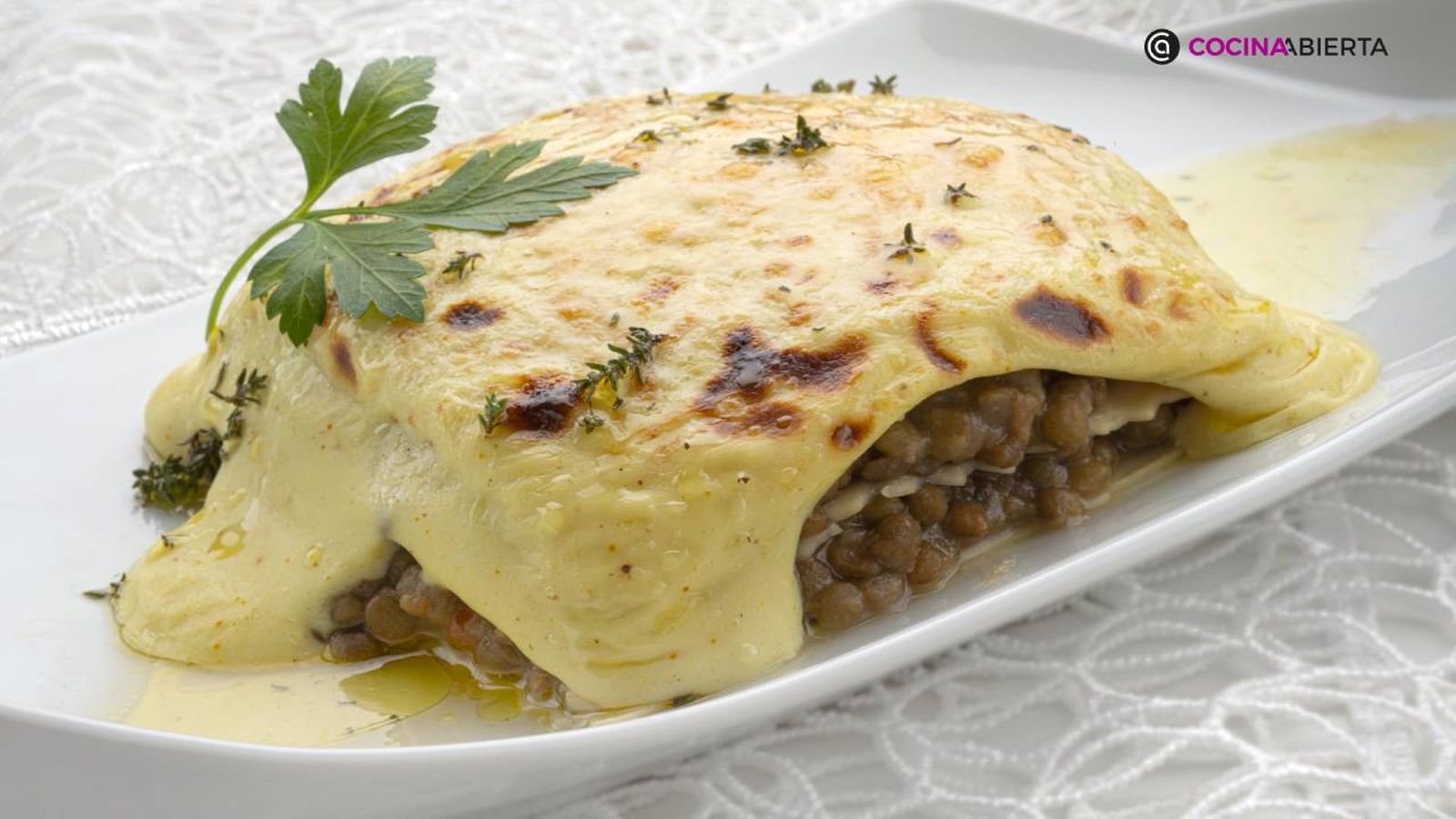 lasana de lentejas con bechamel de curry receta