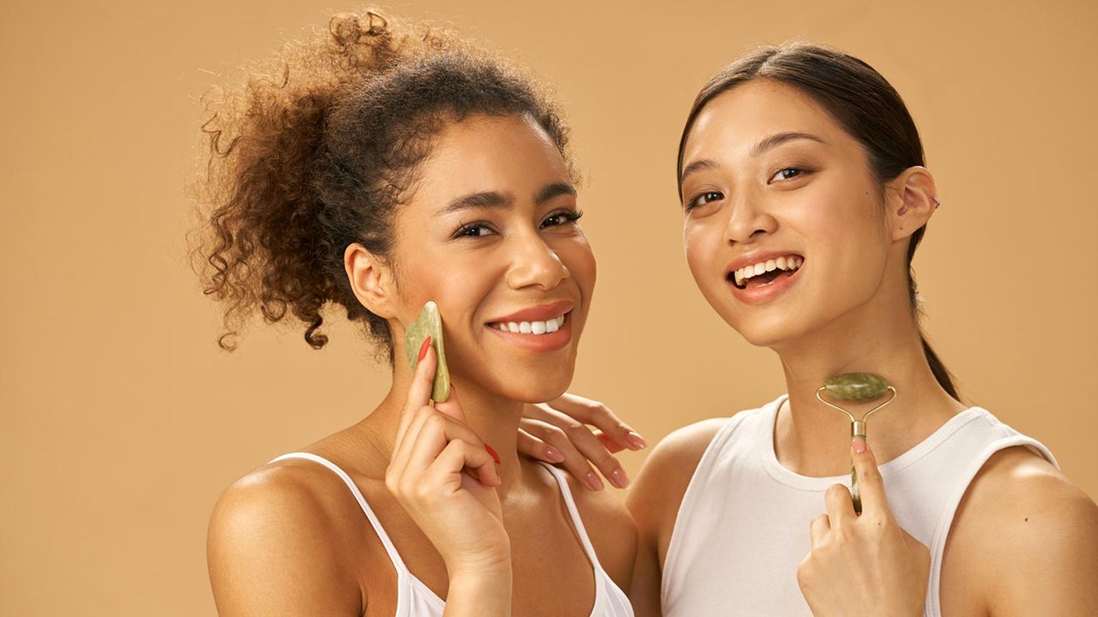 gua sha el masaje rejuvenecedor asiatico con piedras minerales