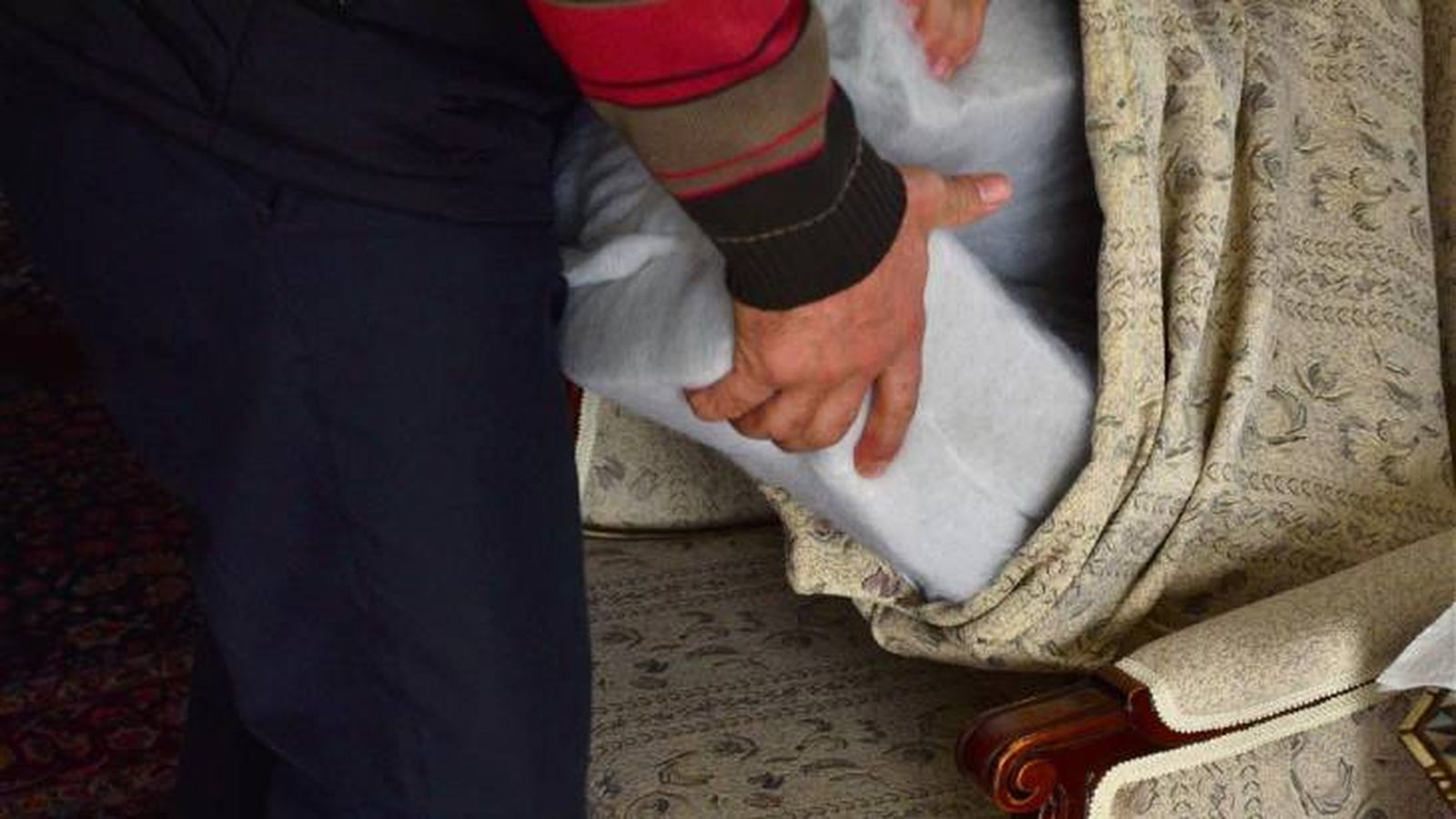 como arreglar un sofa hundido espuma