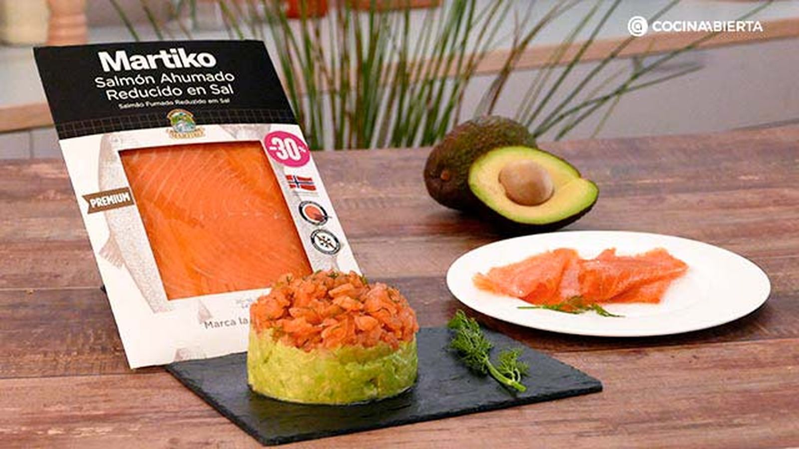 CTIS0936 receta tartar salmon ahumado aguacate paso 5