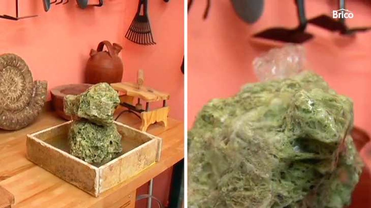 Mini fuente decorativa con piedras