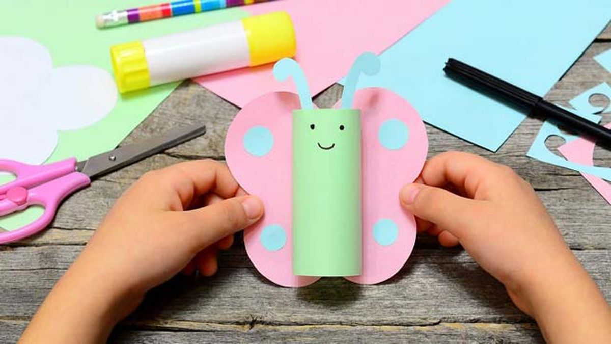 manualidades primaverales mariposa de cartón