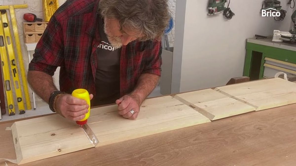 como hacer una mesita de noche paso16