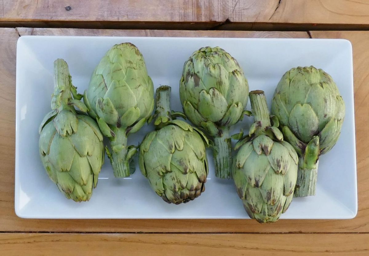 Cómo limpiar alcachofas   verdura de primavera