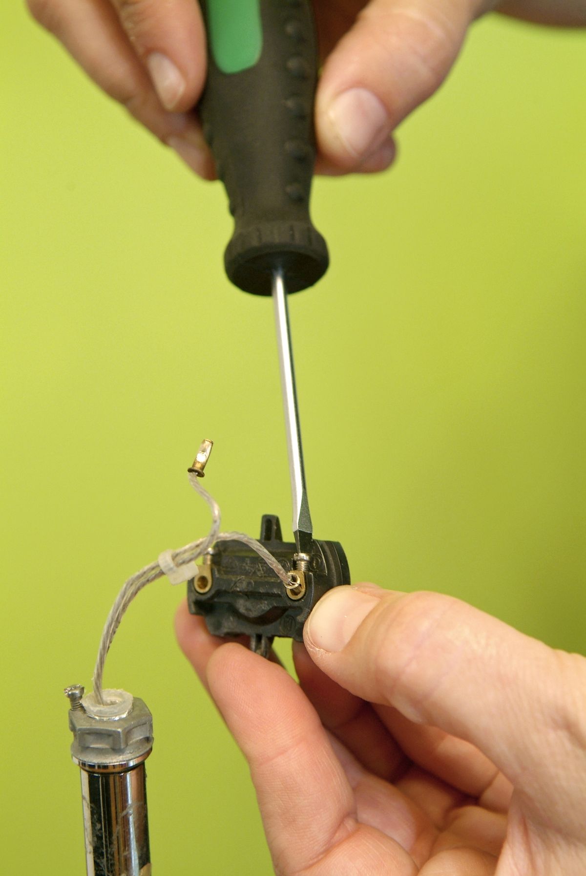 brico 0507 1 arreglo lampara mesita auxiliar paso 2