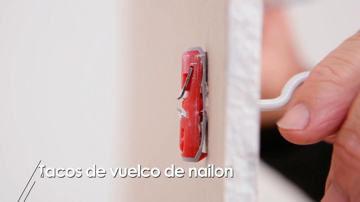 Cómo usar tacos de vuelco de nylon paso 4