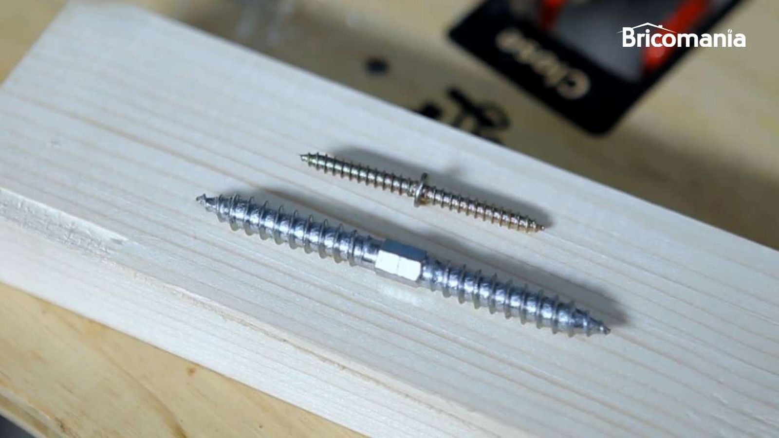 Tornillo de doble rosca