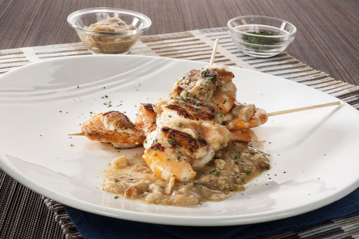 CABI0054 Amaia Brochetas de rape y langostinos xl