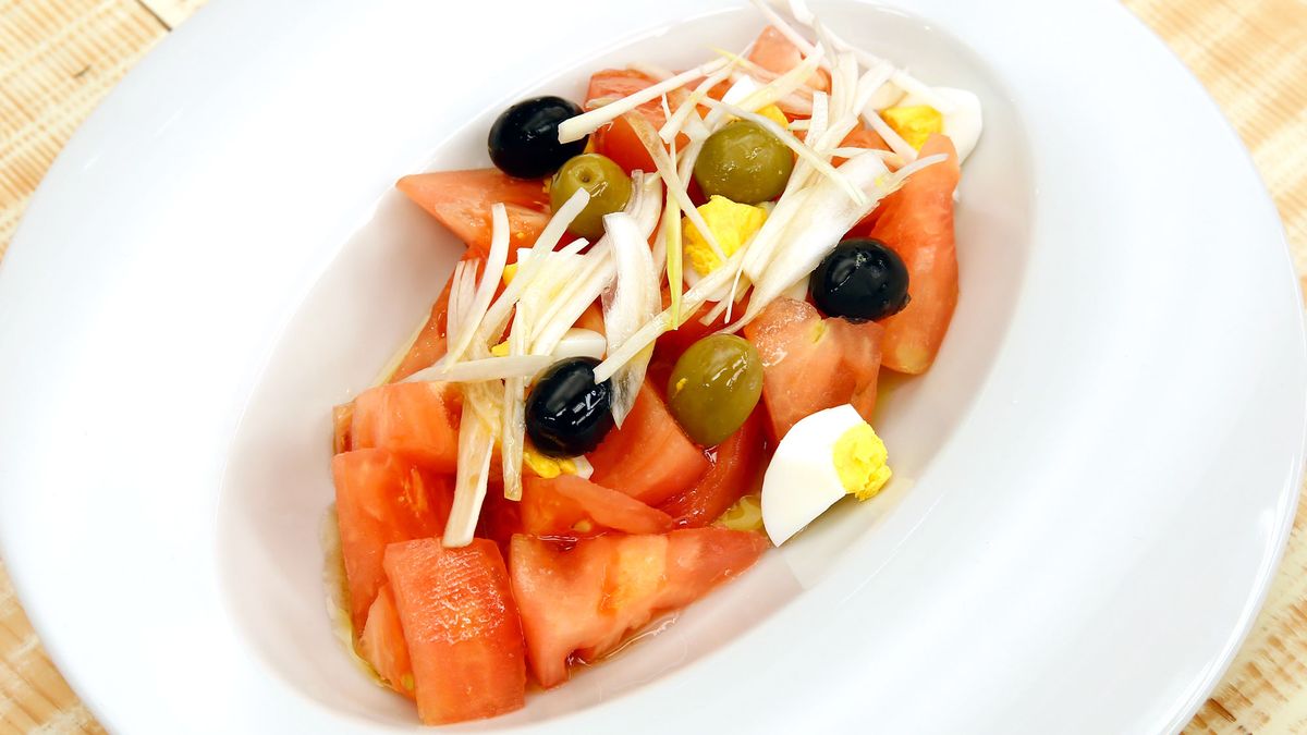 5591 2 Ensalada de huevo, tomate y cebolleta xl