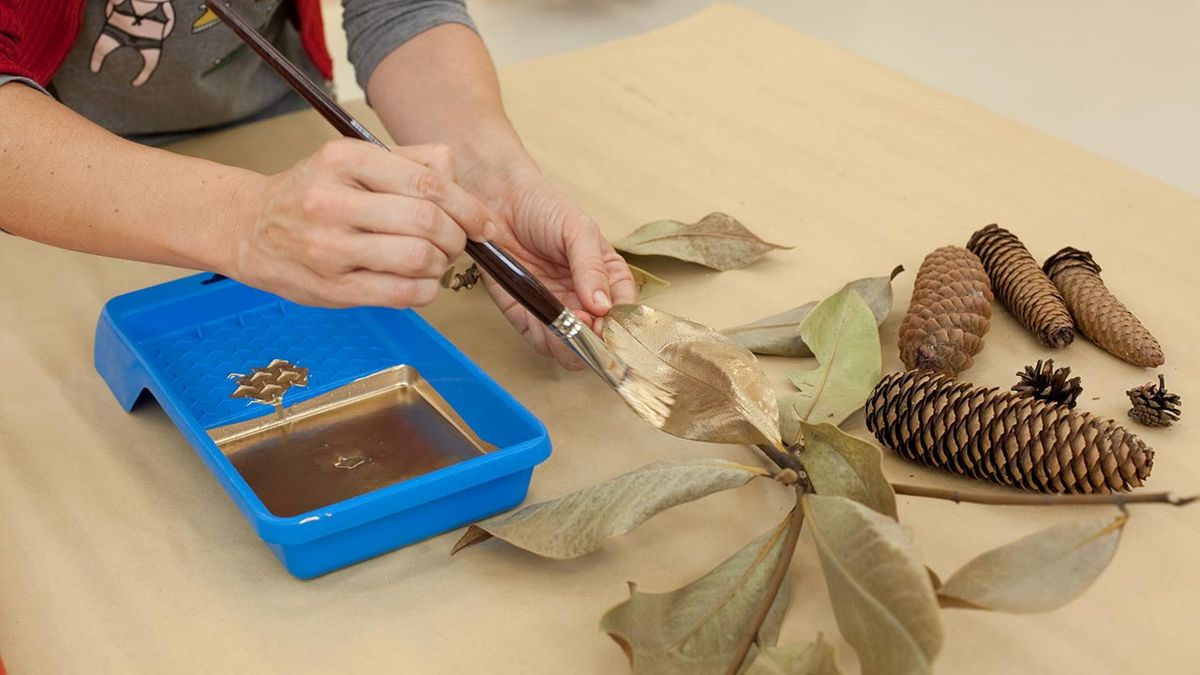 Decoración de Navidad: Chimenea y corona navideña p6