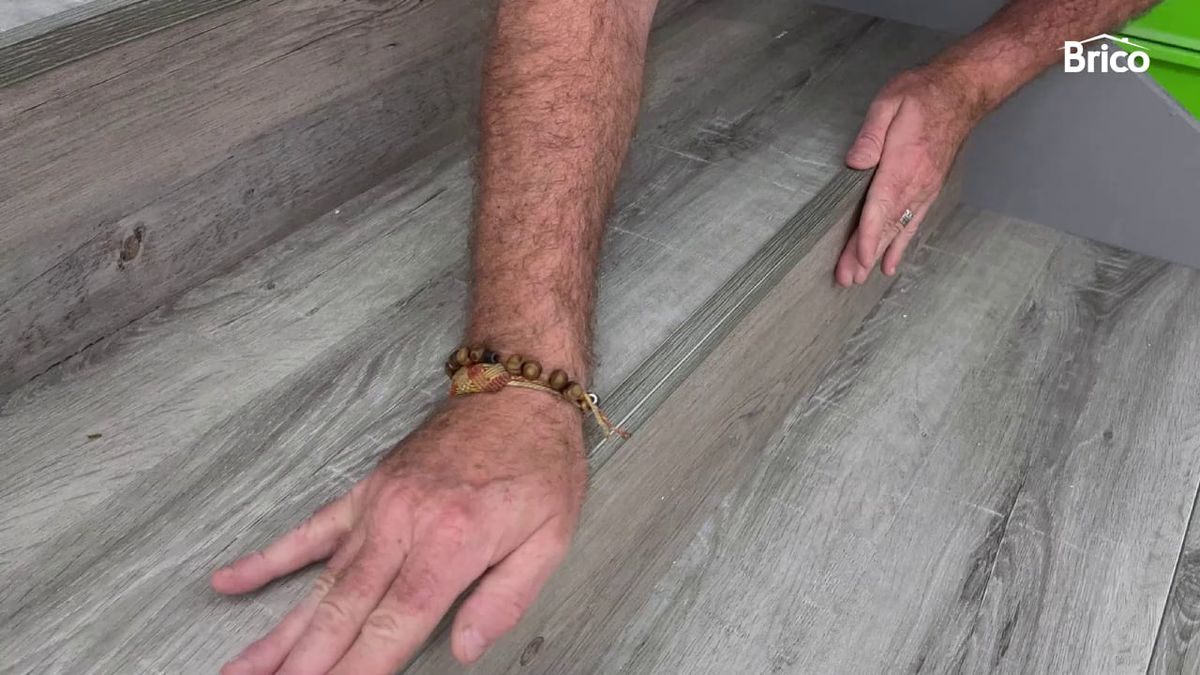 Bricomania 49 forrar escaleras vinilo 10