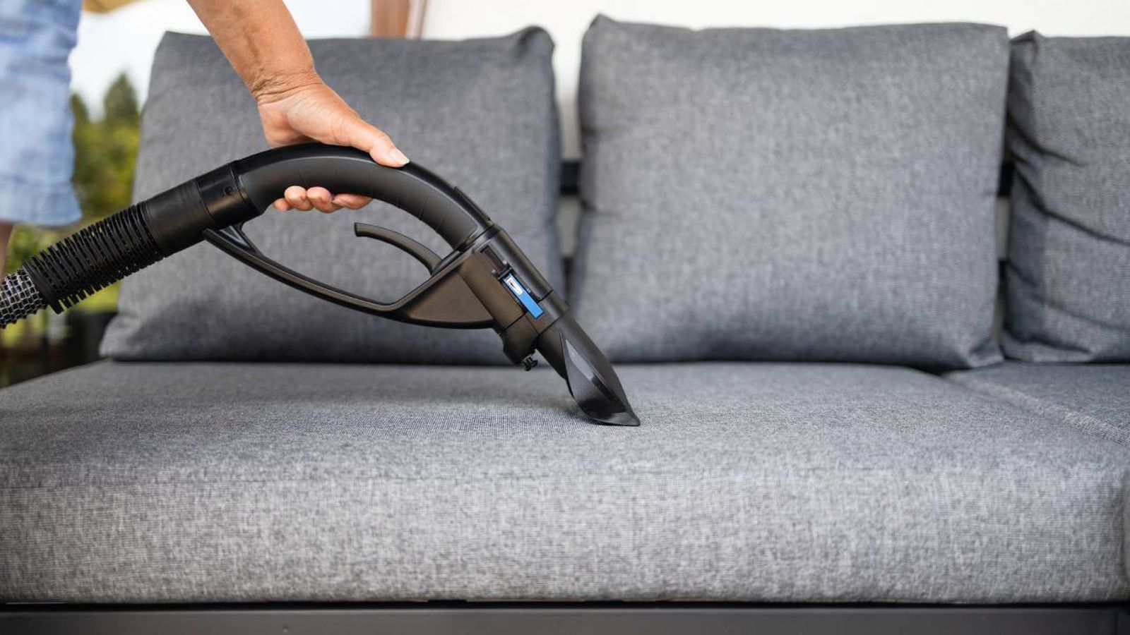 limpiar sofa en seco