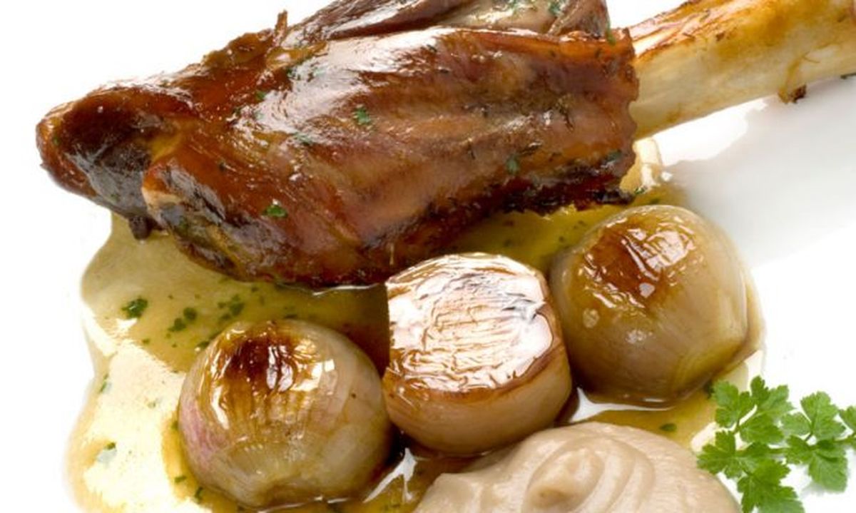 089 jarretes asados con pure de manzana y castanas xl 668x400x80xX