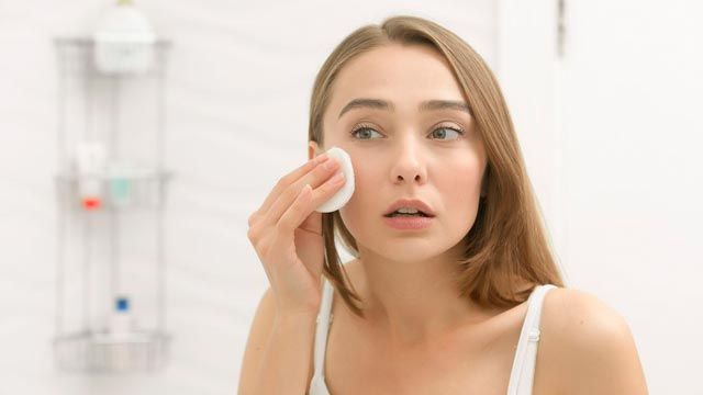 tipos de limpiadores faciales desmaquillantes