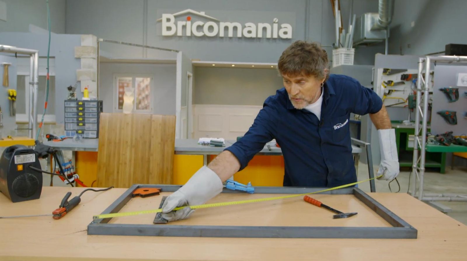 Hacer una mesa alta con estructura soldada paso 8