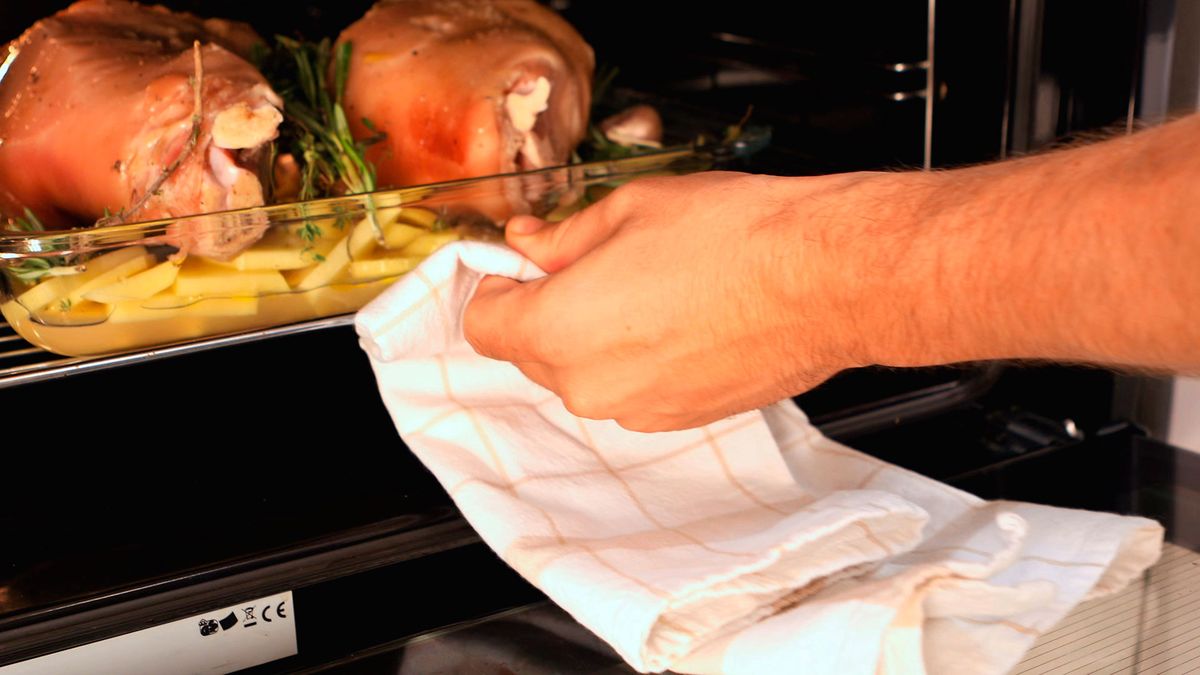 Codillo al horno con romero y tomillo   Paso 4