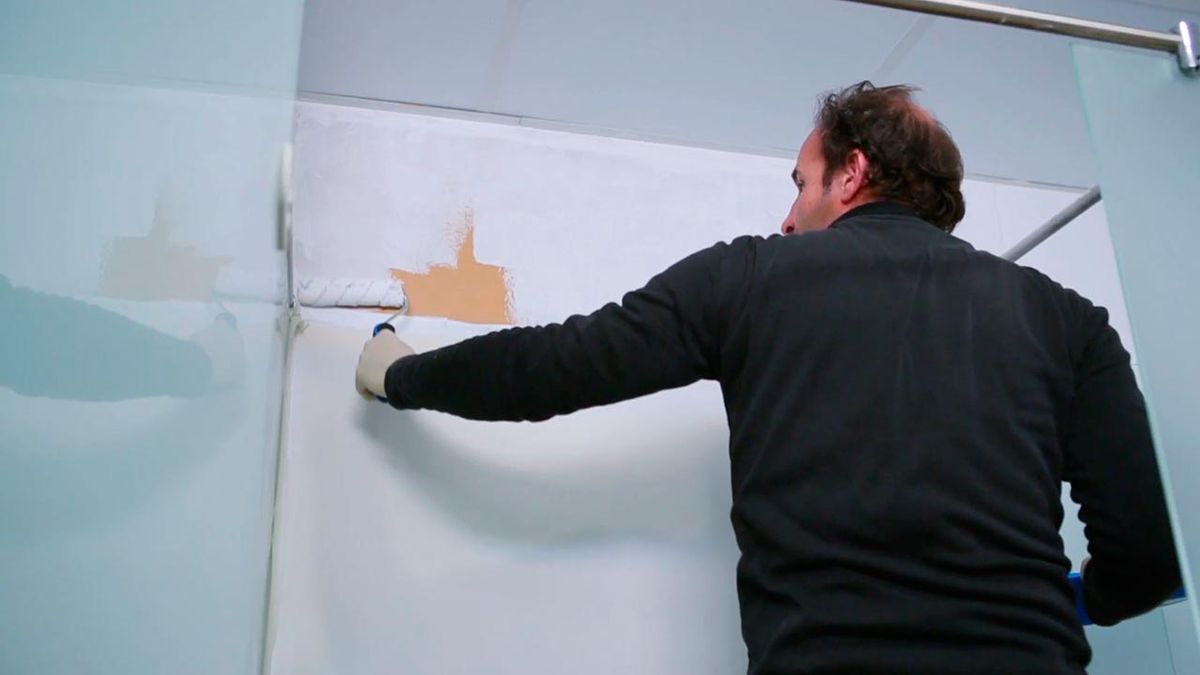 Cómo alisar una pared alicatada paso 7