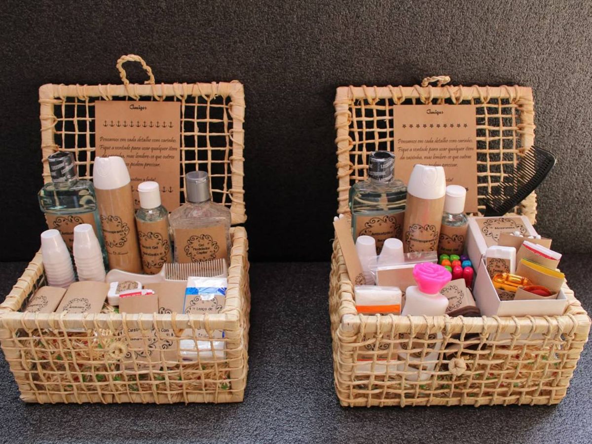 Los kits de belleza personalizados son un detalle muy práctico para  los invitados.