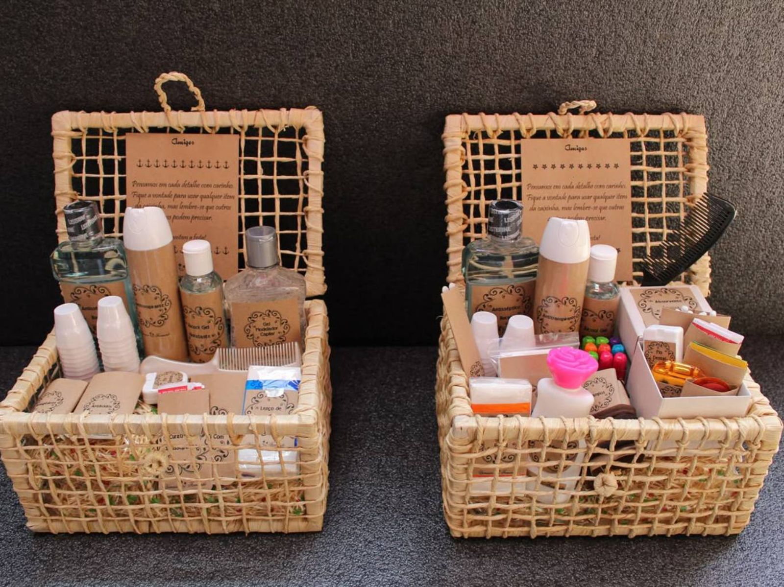 Los kits de belleza personalizados son un detalle muy práctico para  los invitados.
