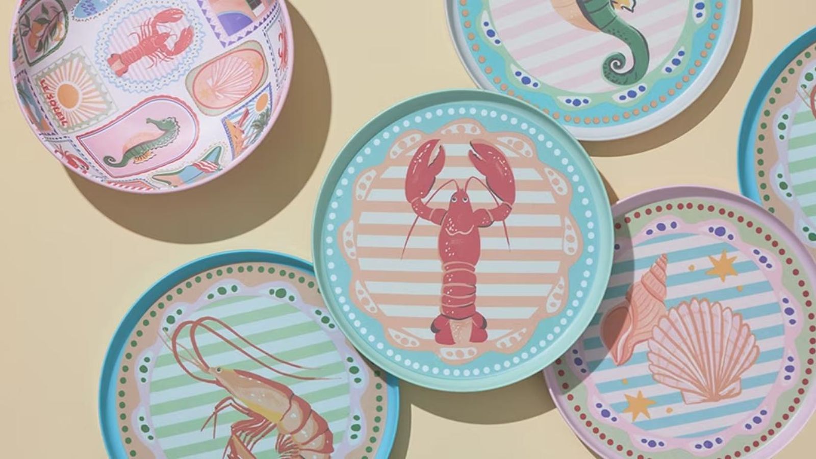 La vajilla viral de la colección El encanto de Amalfi.