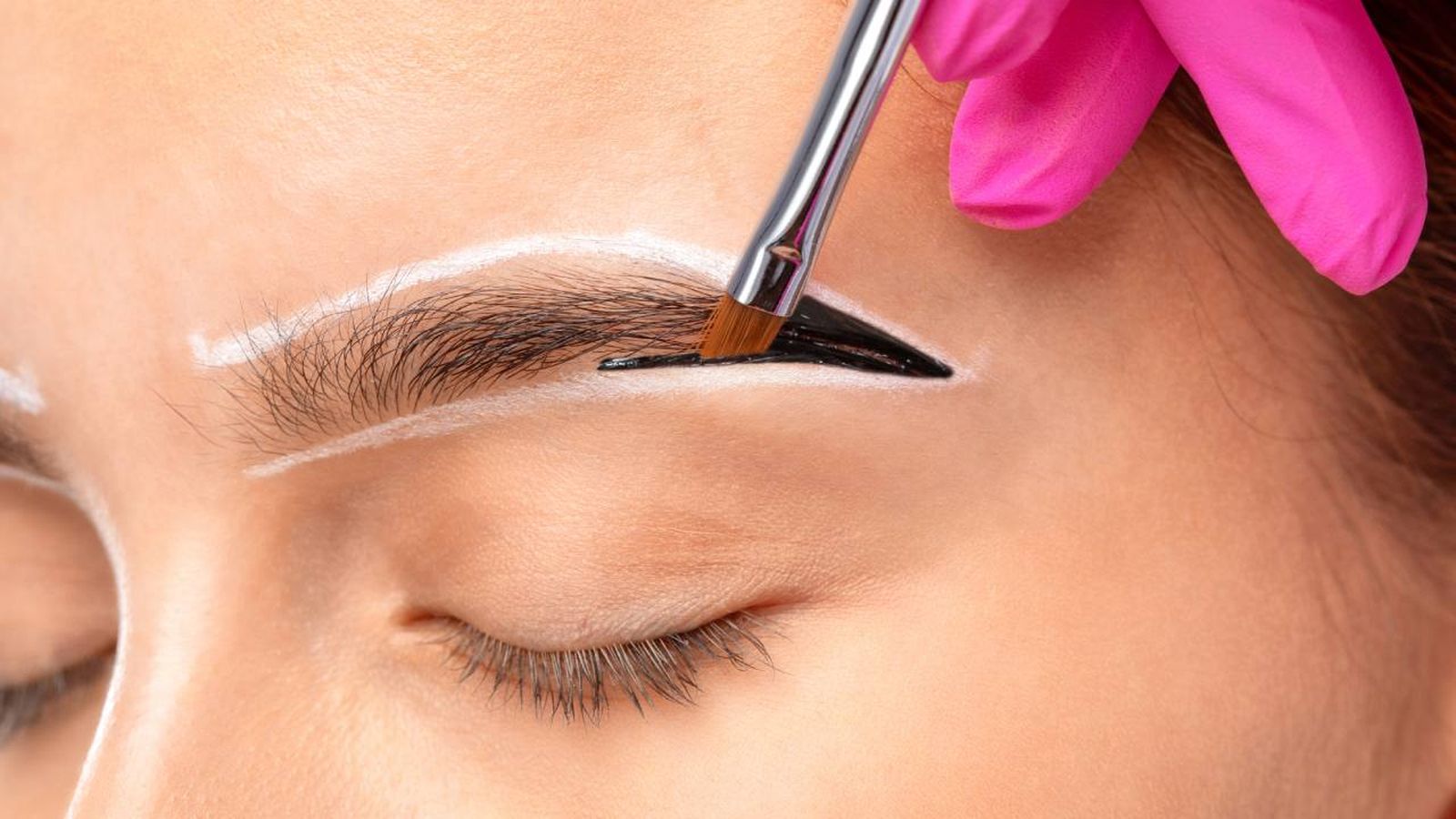 los 3 mejores tintes de cejas para una mirada espectacular portada