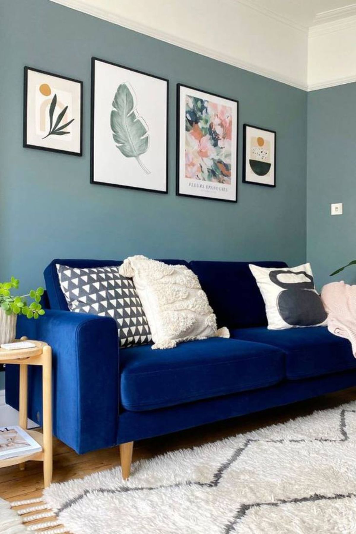 salon sofa azul pared azul pinterest Snug