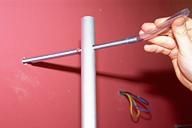Cómo hacer una estantería de madera y metal paso 9