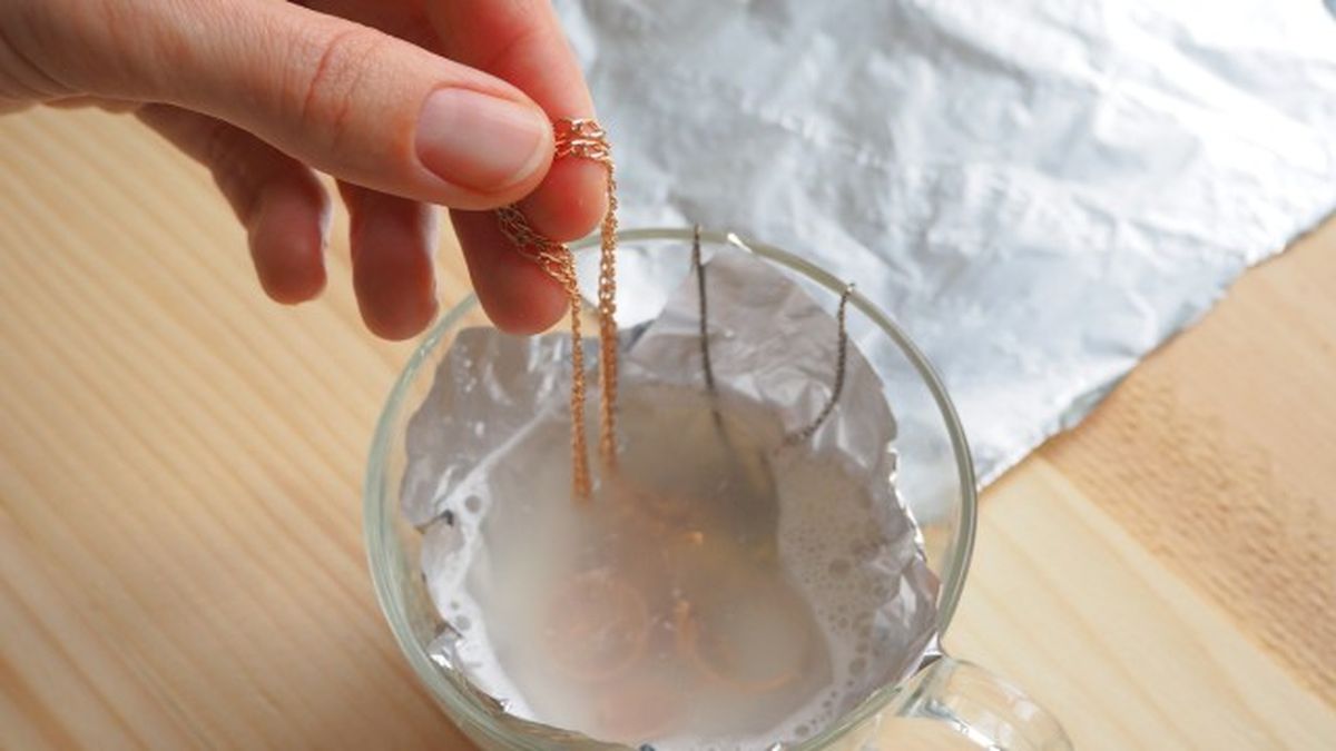 limpiar oro con bicarbonato en casa