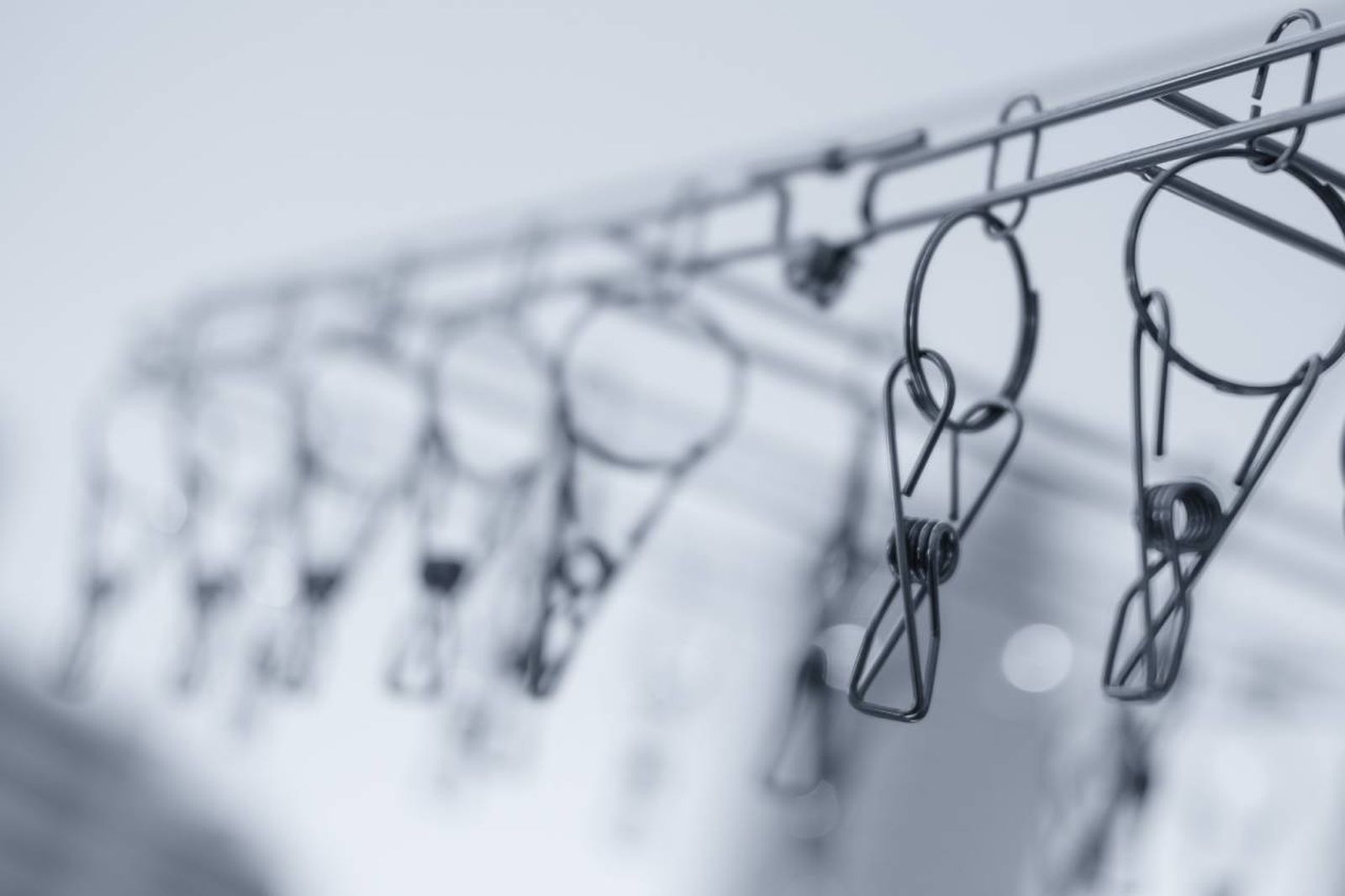 En ocasiones la ropa tardará más en secarse y corremos el riesgo de que coja olor a humedad.