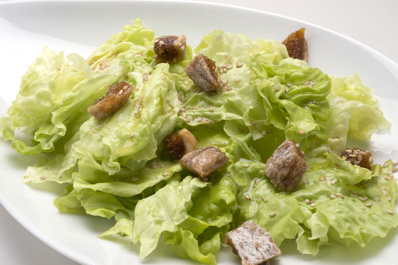 5750 2 Ensalada de lechuga, higos y sesamo xl