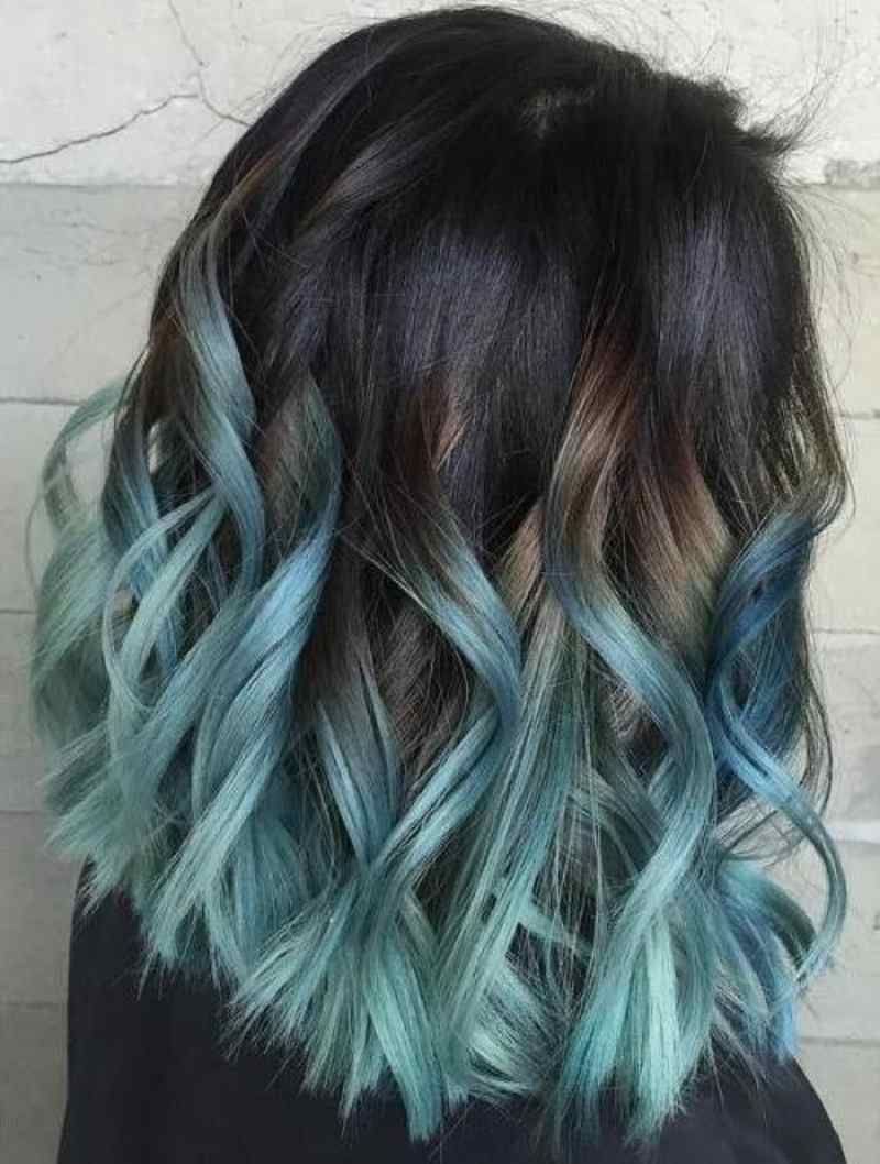Medios y puntas en color azul turquesa