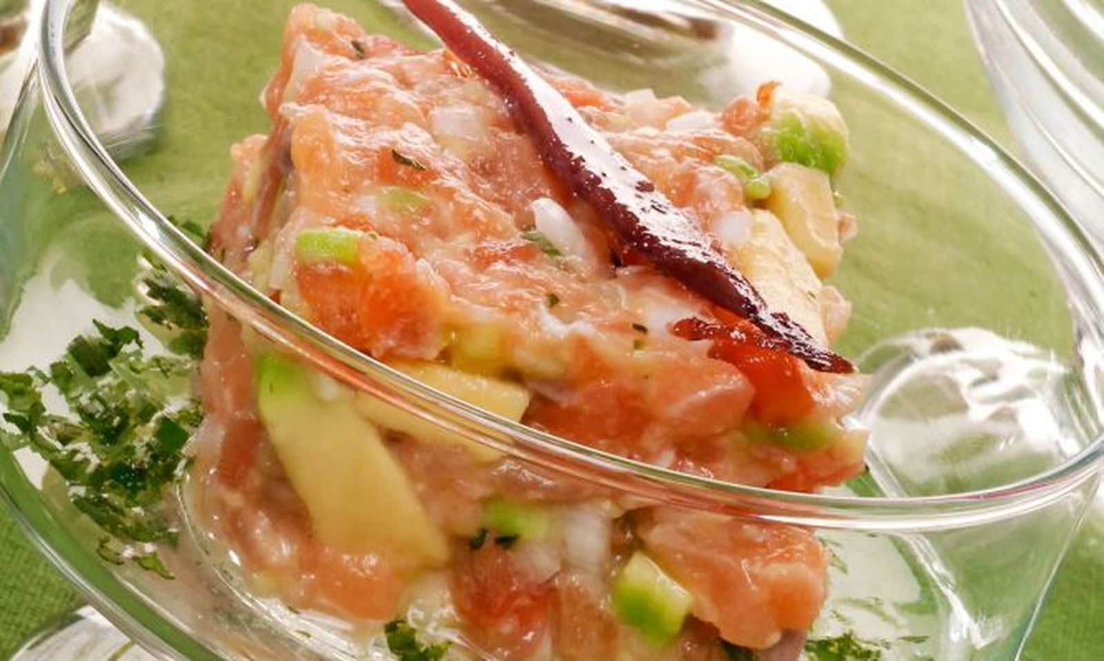 12 a tartar de salmon v xl 668x400x80xX