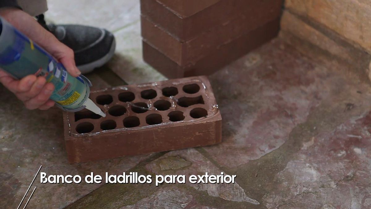 Como hacer un banco con ladrillos para el exterior paso 1