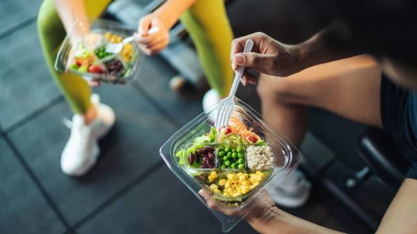 Es importante cuidar la alimentación al entrenar para ganar masa muscular