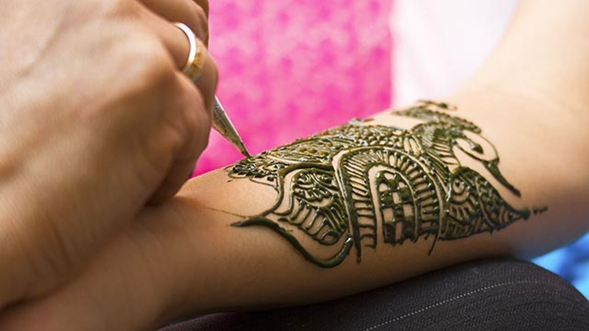 como hacerte un tatuaje de henna natural 3
