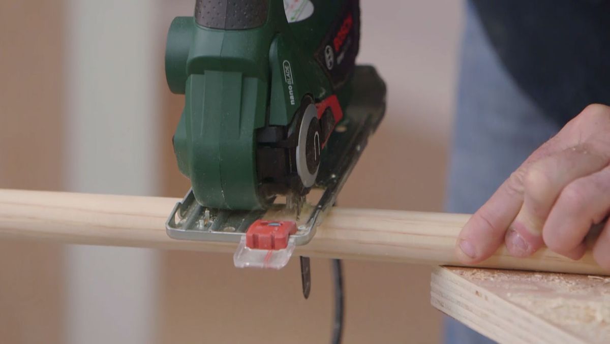 Cómo hacer una estantería pegboard paso 3