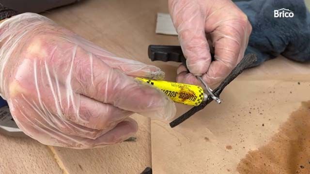 como arreglar pinchazo rueda coche p8
