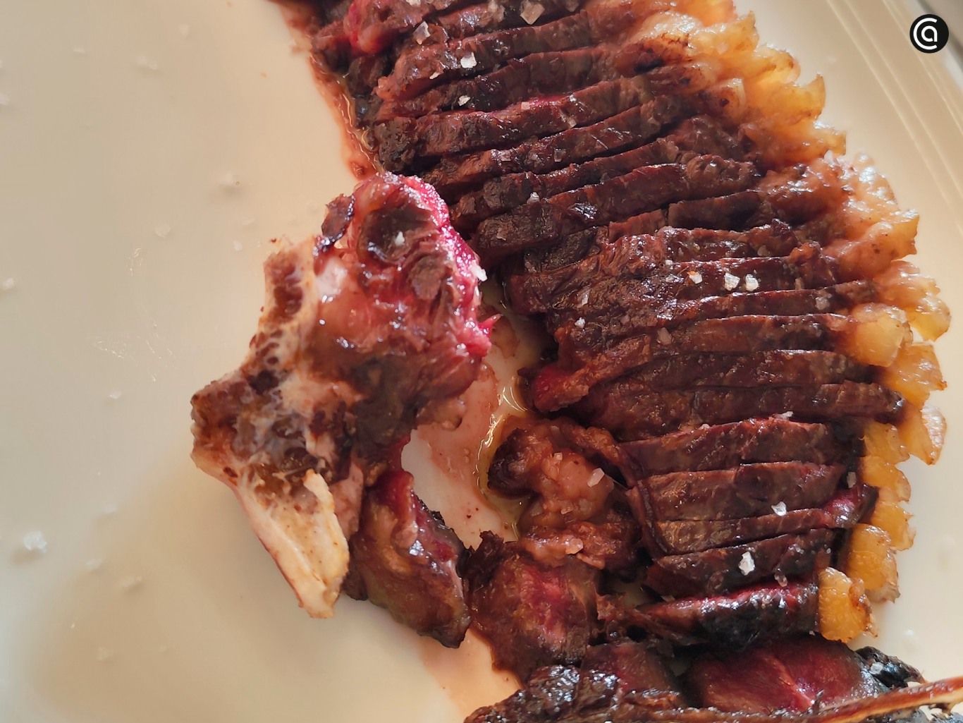 El chuletón de buey es el plato estrella del menú degustación