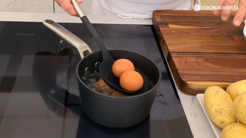 Cuece los huevos