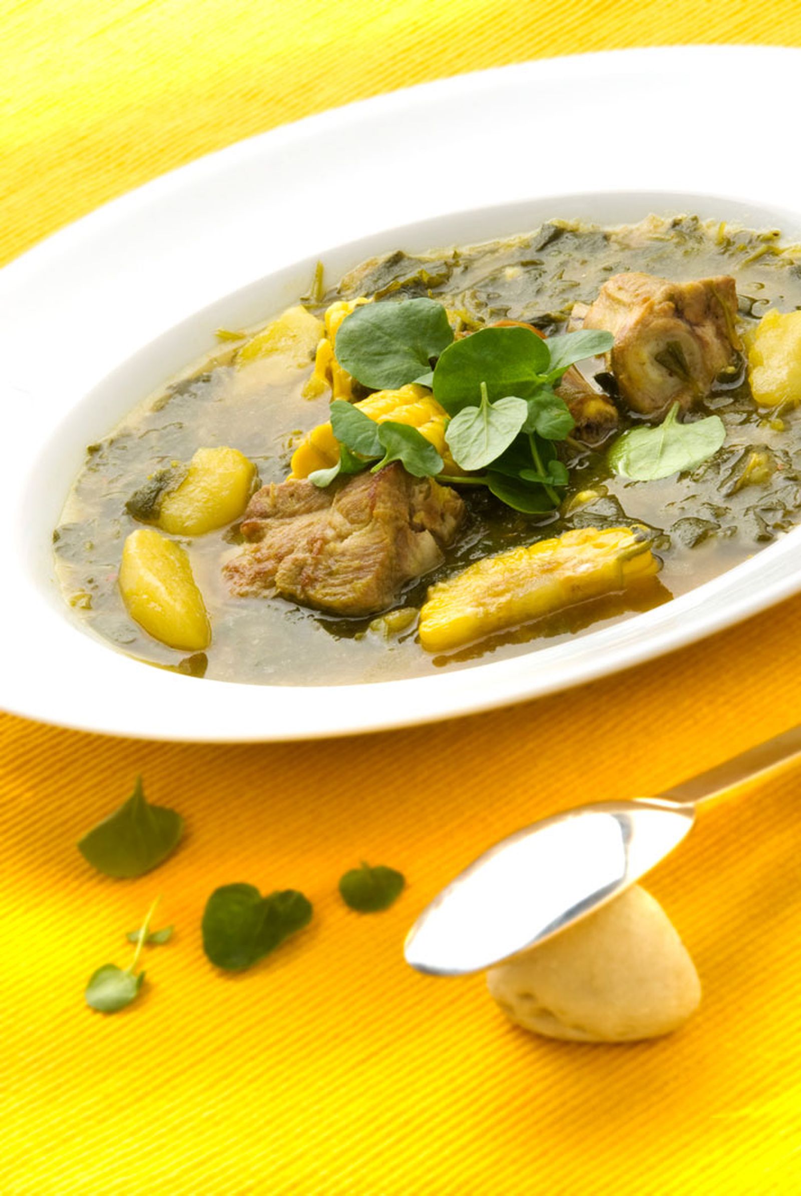 Potaje de berros con costilla